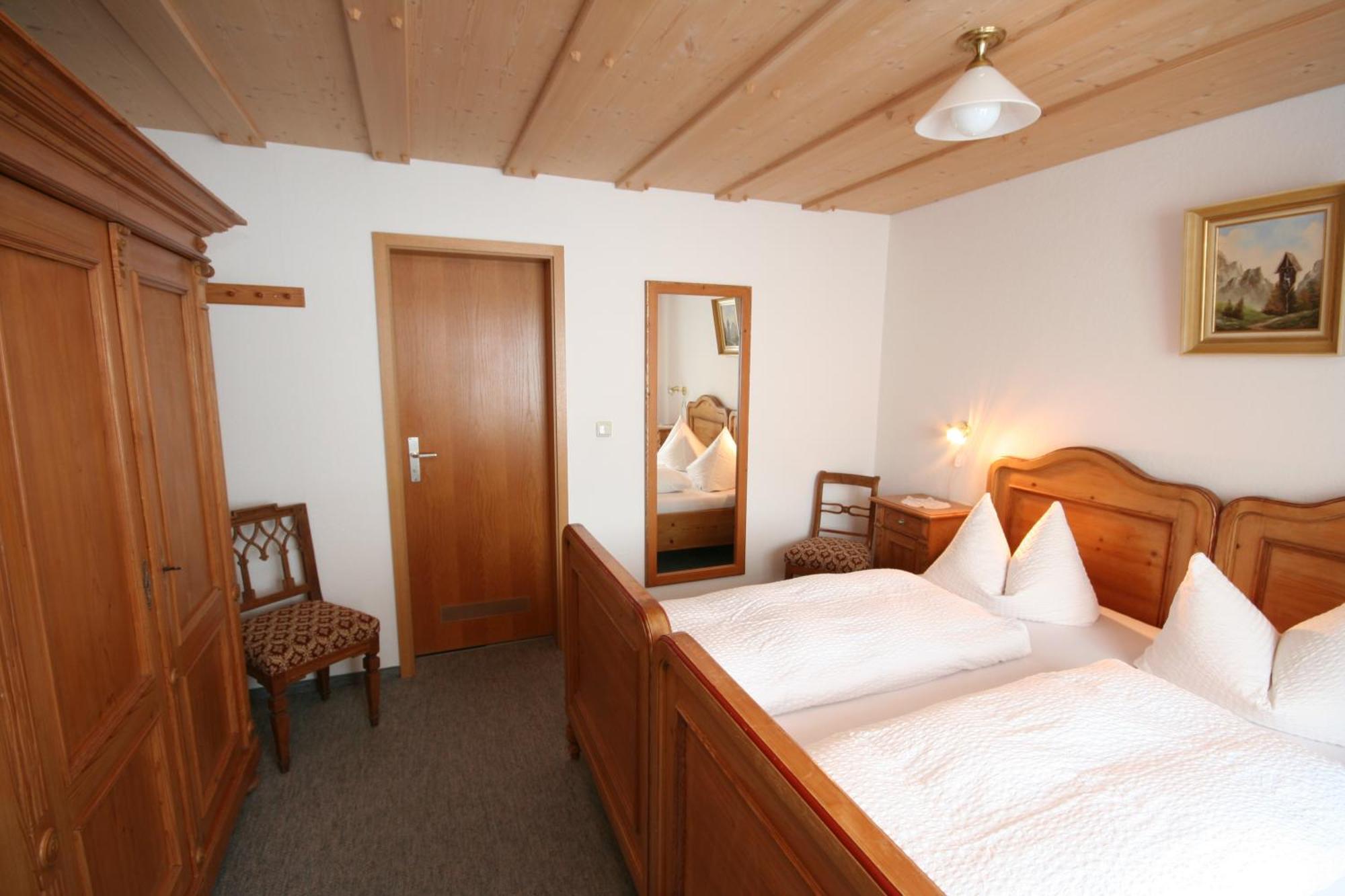 Ferienwohnungen Hennenmühle Bad Hindelang Zimmer foto